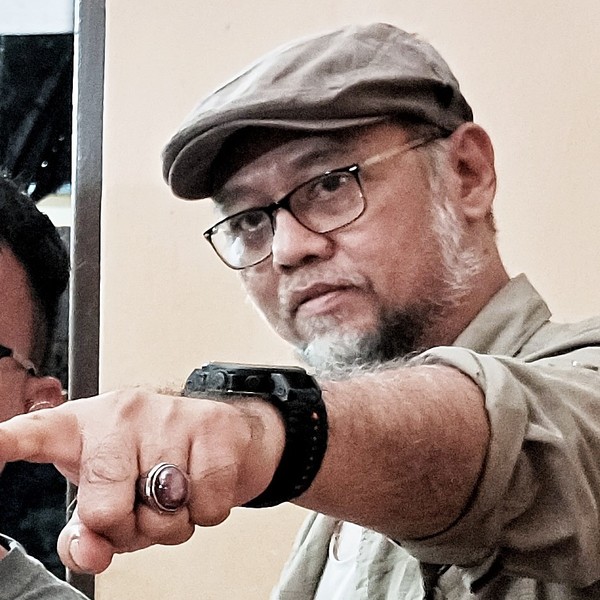 Ari - Guru produksi film - Kecamatan Kalidoni