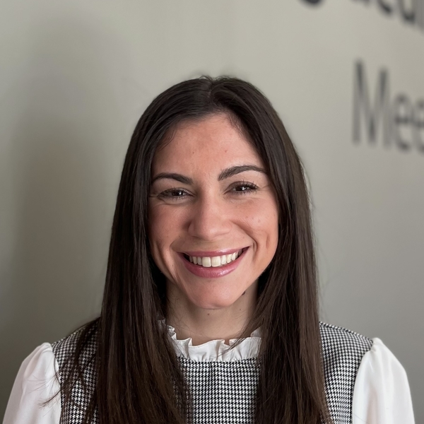 Sara - profesor de derecho civil - Puzol