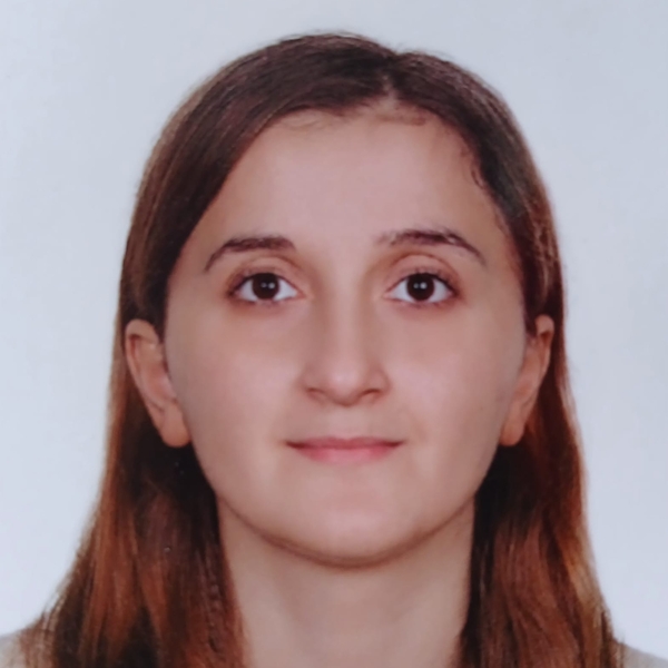 Elif - Türkçe öğretmeni - Yalova
