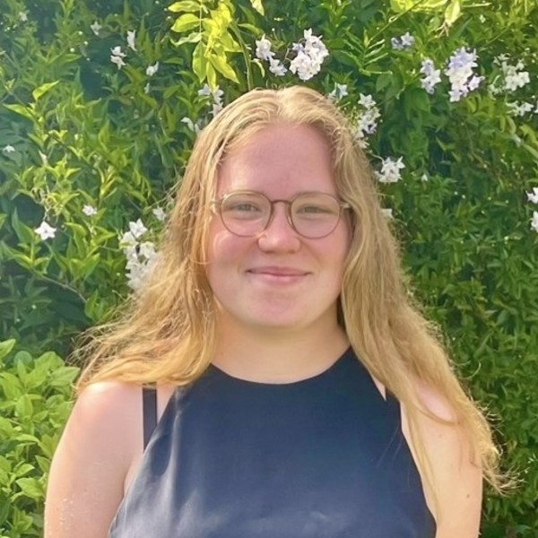 Emma - Prof de maths - Tours