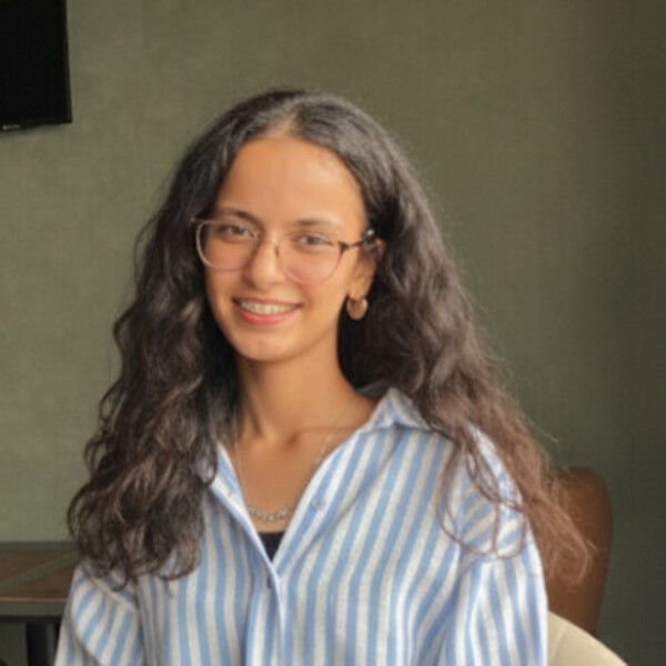 Intissar - Prof d'anglais - 