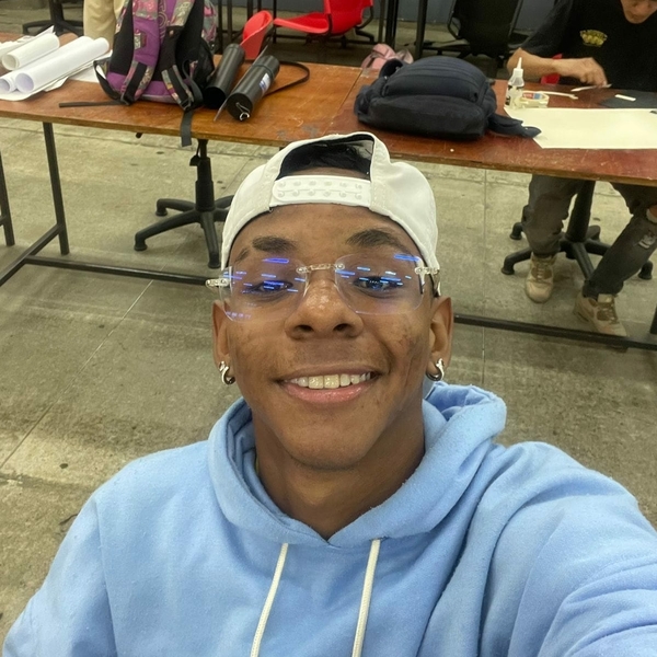 Alan - profesor de diseño gráfico - Cali