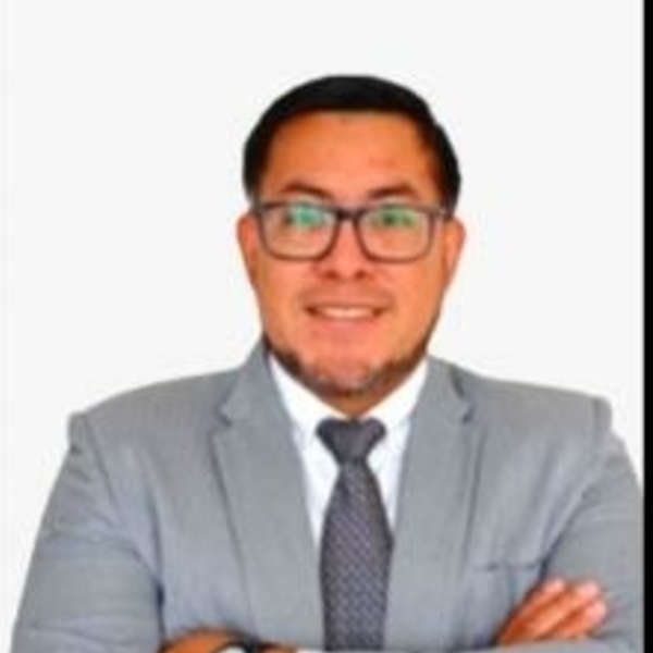 Luis - profesor de informática básica - Los Olivos