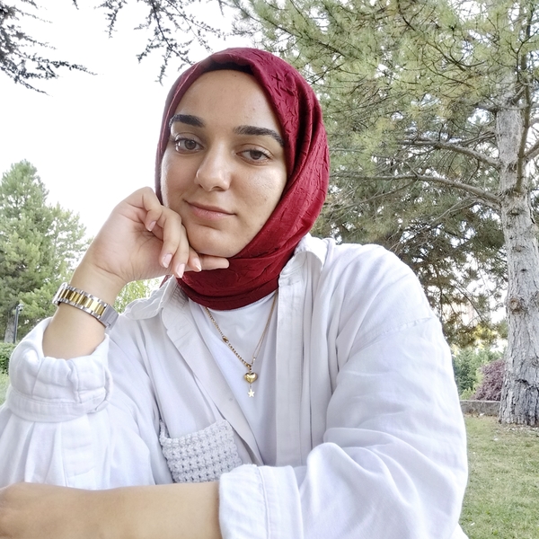 Esma nur - Matematik öğretmeni - 
