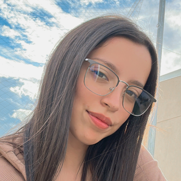 Nicole - Profe de física - Cartago