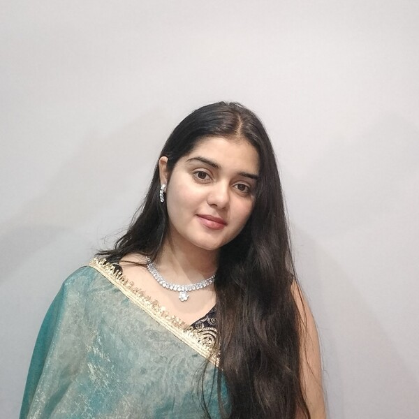 Amisha - Biology tutor - Bhareri