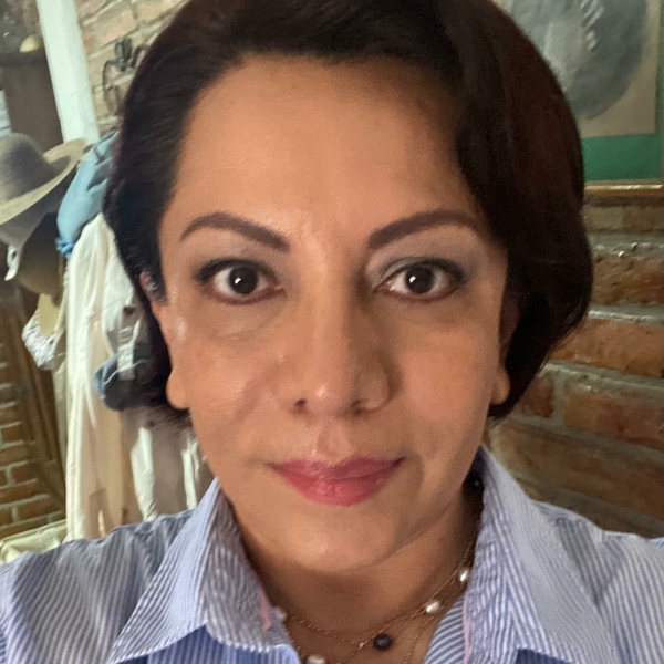 Mirna - profesor de español para extranjeros - Santiago de Querétaro