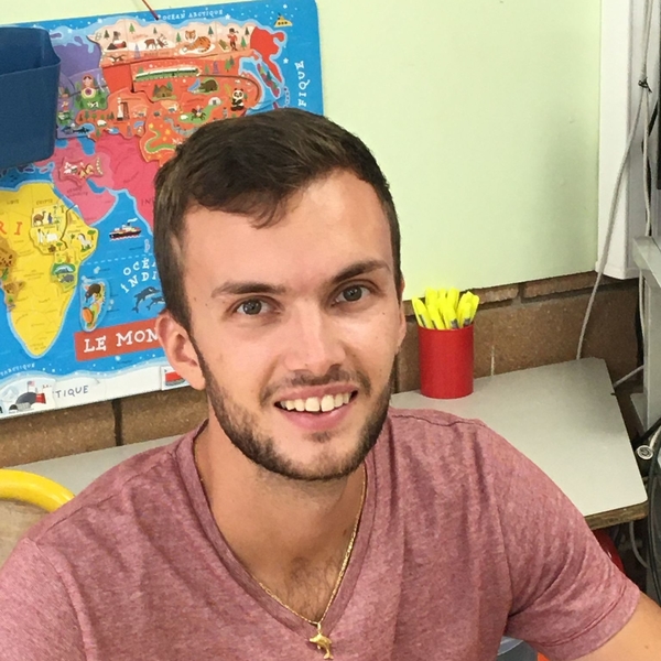 Hugo - Prof d'aide aux devoirs - Brézins