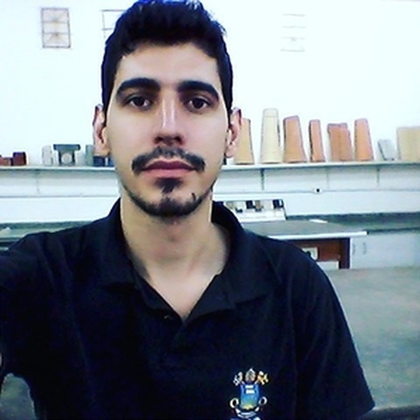 Lukas - Prof de engenharia civil - Goiânia