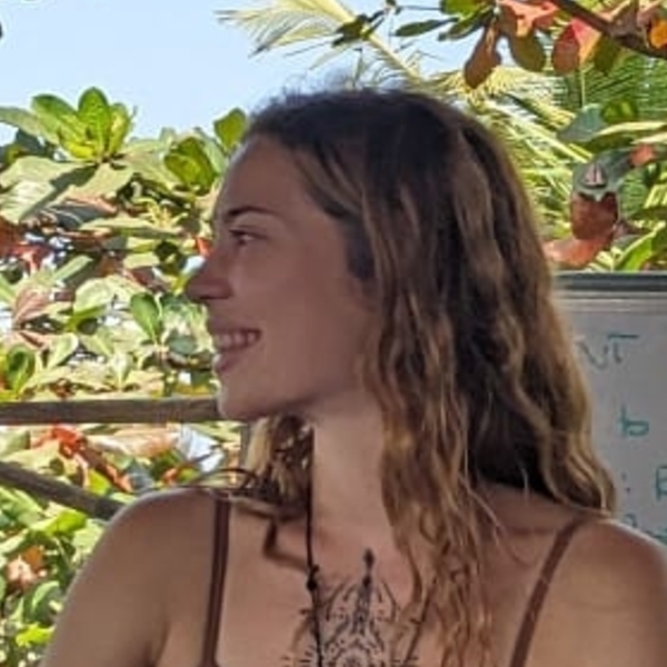 Elisa - Prof de yoga - Paris