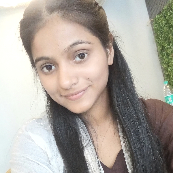 Ayushi - History tutor - Agra