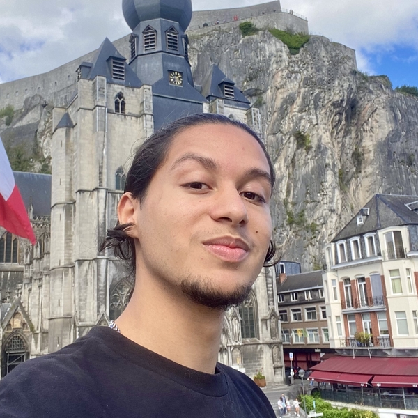 Nour - Prof d'anglais - Namur