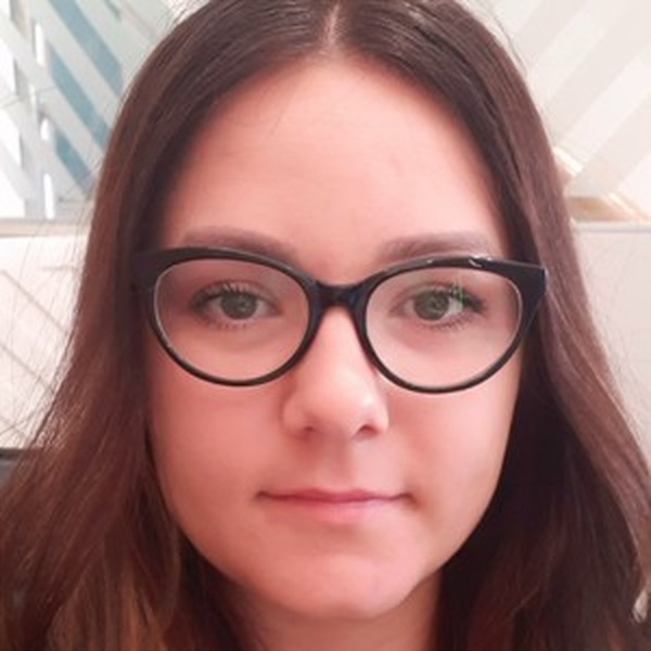 Ruxandra - English speaking tutor - Prestwich