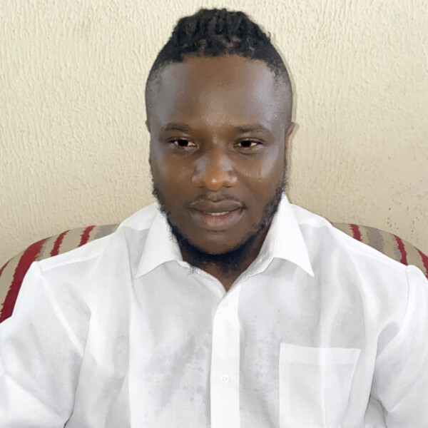 Emeka - English tutor - Satellite Town