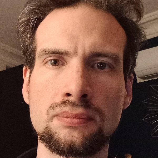 Étienne - Prof de génie civil - Paris