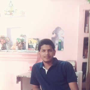 Vineet - Tutor - Aligarh