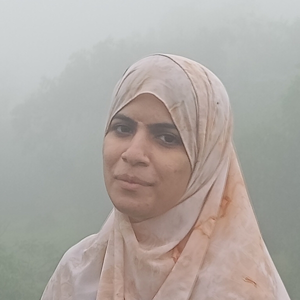 Nilofer - Biology tutor - Thane