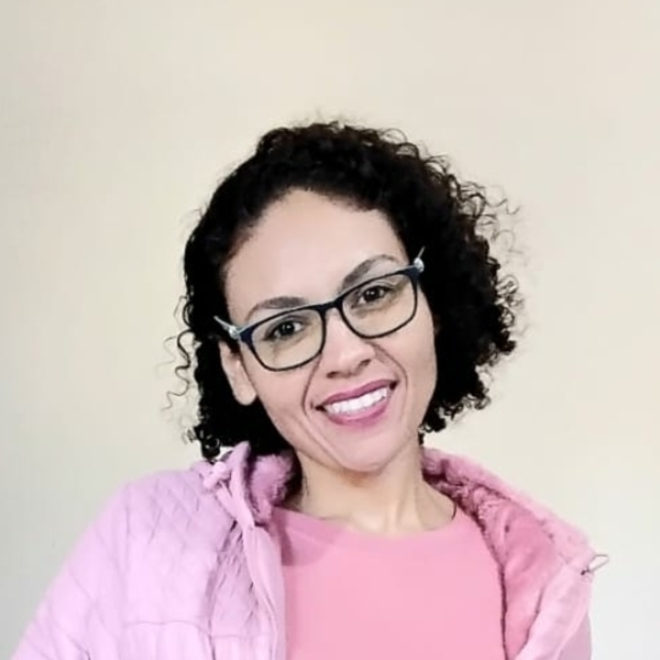 Simone - Professor de reforço escolar - Ouro Fino (Minas Gerais)