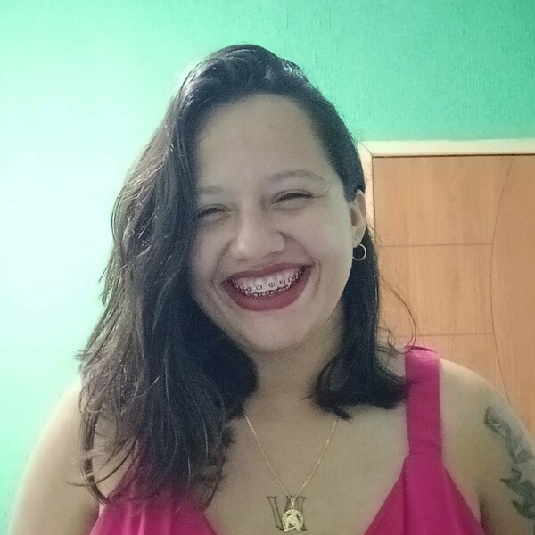 Camila - Professor de Explicações - Capanema