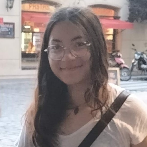 Emma - Prof de français - Versailles
