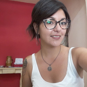 Yessica - Profe de ciencias políticas - Martínez
