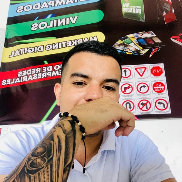 Sebastian - profesor de diseño gráfico - Popayán