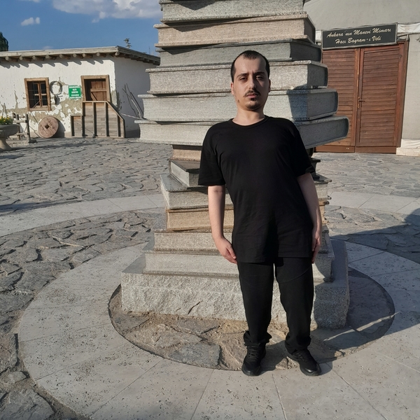 Ahmet - Tarih öğretmeni - İstanbul