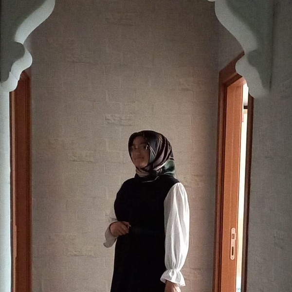 Hatice - Kuran okuma öğretmeni - 