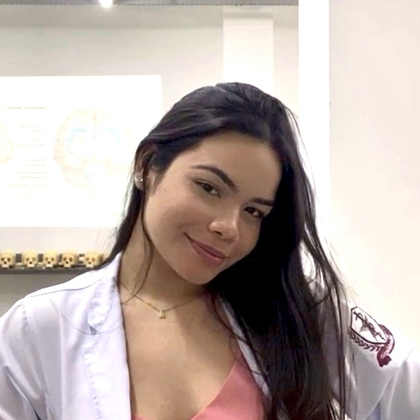Rayanne - Prof de odontologia - Recife