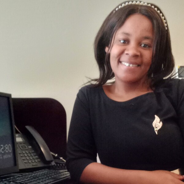 Thabile - English tutor - Standerton