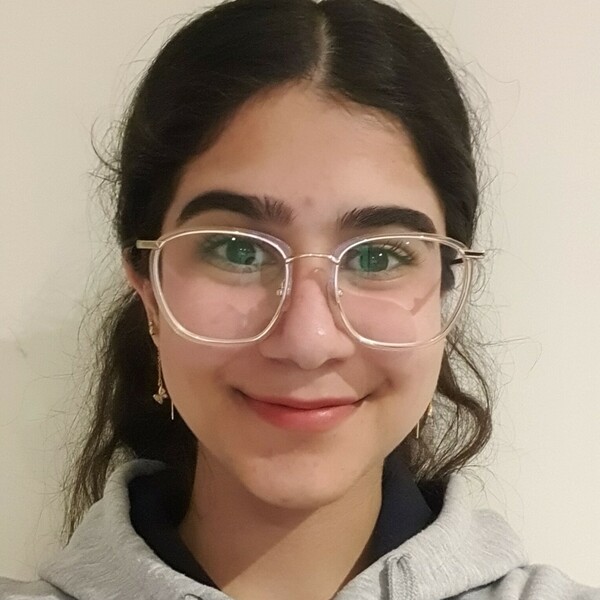 Yeganeh - Chemistry tutor - Melton