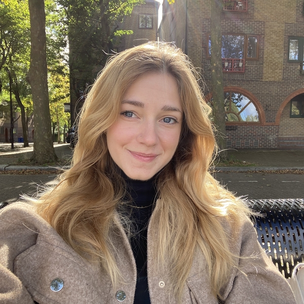 Selena - Italian tutor - London