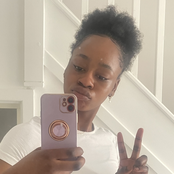 Ariana - Piano Tutor - Pontefract