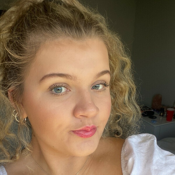 Larissa - English tutor - Christchurch