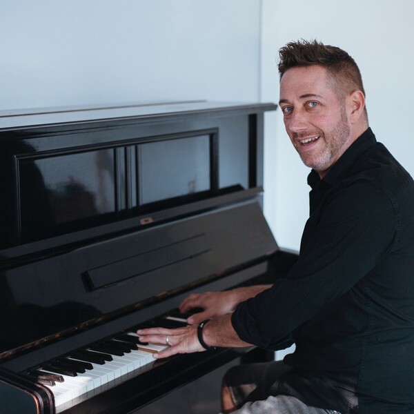 Jay - Lehrkraft für Klavier - Remscheid