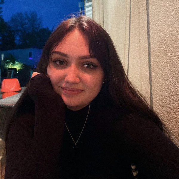 Elvina - Prof d'anglais - Caen