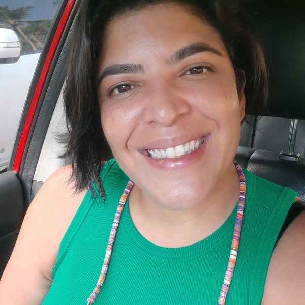 Juliana - Professor de Gramática - Salvador