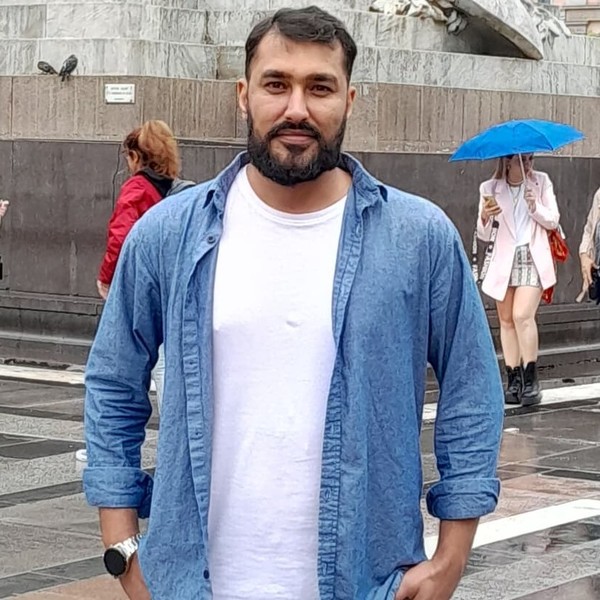 Ali - Insegnante di programmazione - Bologna