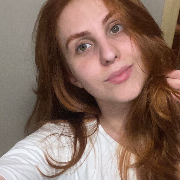 Carolina - Prof de odontologia - Curitiba