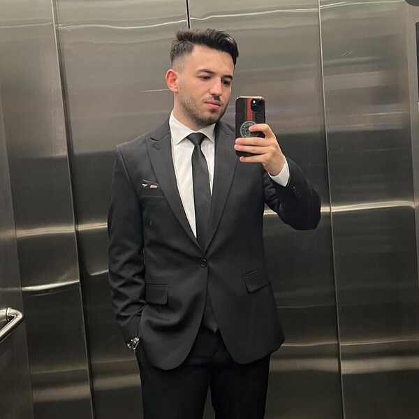 Halil - Tarih öğretmeni - 