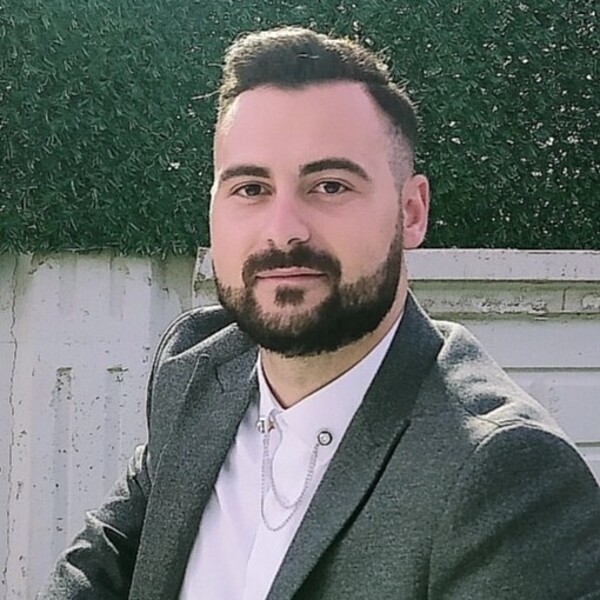 Selim - Tarih öğretmeni - 