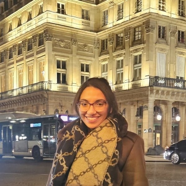 Nadira - Prof d'arabe - Paris