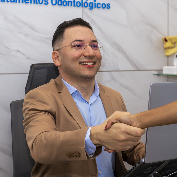 Renato - Prof de odontologia - 