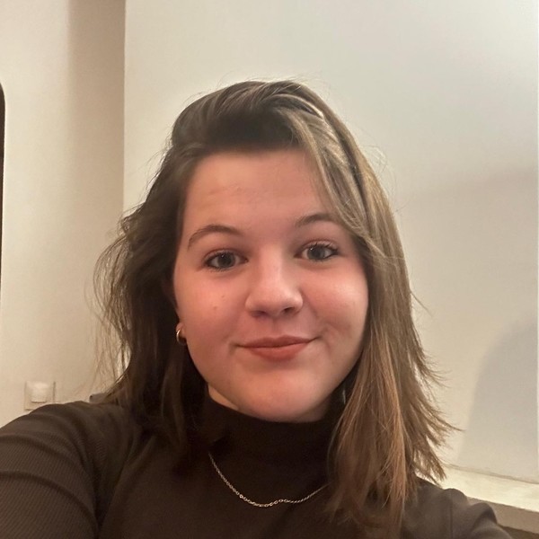 Emma - Prof de soutien scolaire - Saint-Geniès-des-Mourgues