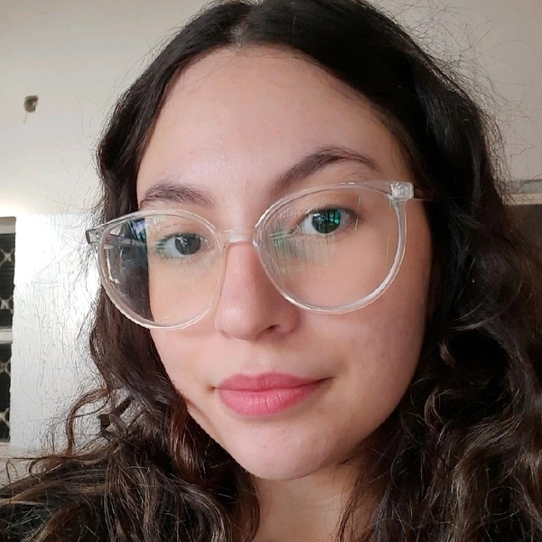 Larissa - Prof de leitura - São Paulo