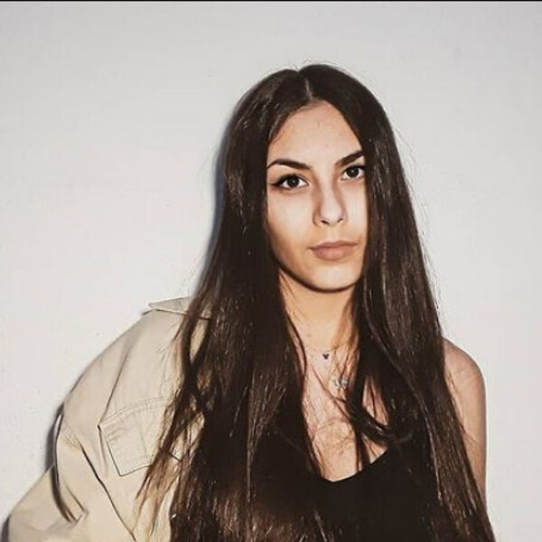 Yasmin - Prof de inglês - 