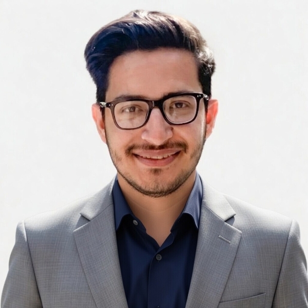 Mian - Graphic design tutor - Cambridge