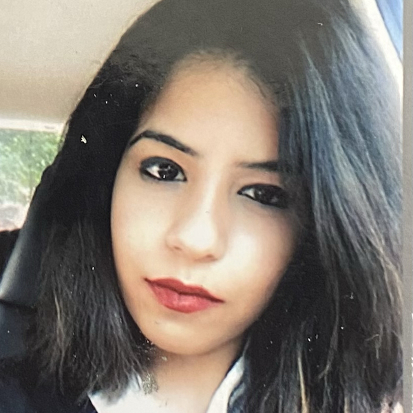 Kainaat - English tutor - Surrey