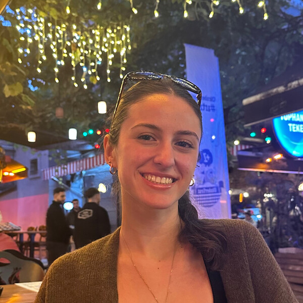 Feride Elif - TOEIC öğretmeni - 