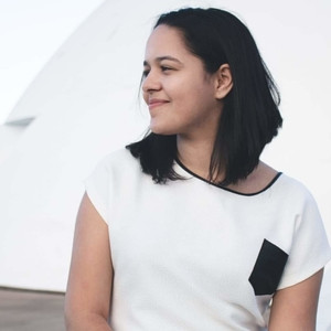 Emanuelle - Prof de artes plásticas - 